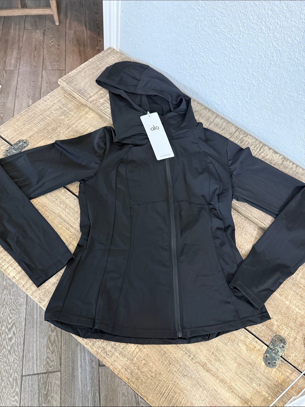 ALO Yoga Black Hooded Lightweight Utility Jacket - Picture 3 of 4